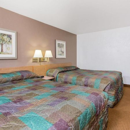 Super 8 By Wyndham Lacey Olympia Area Εξωτερικό φωτογραφία