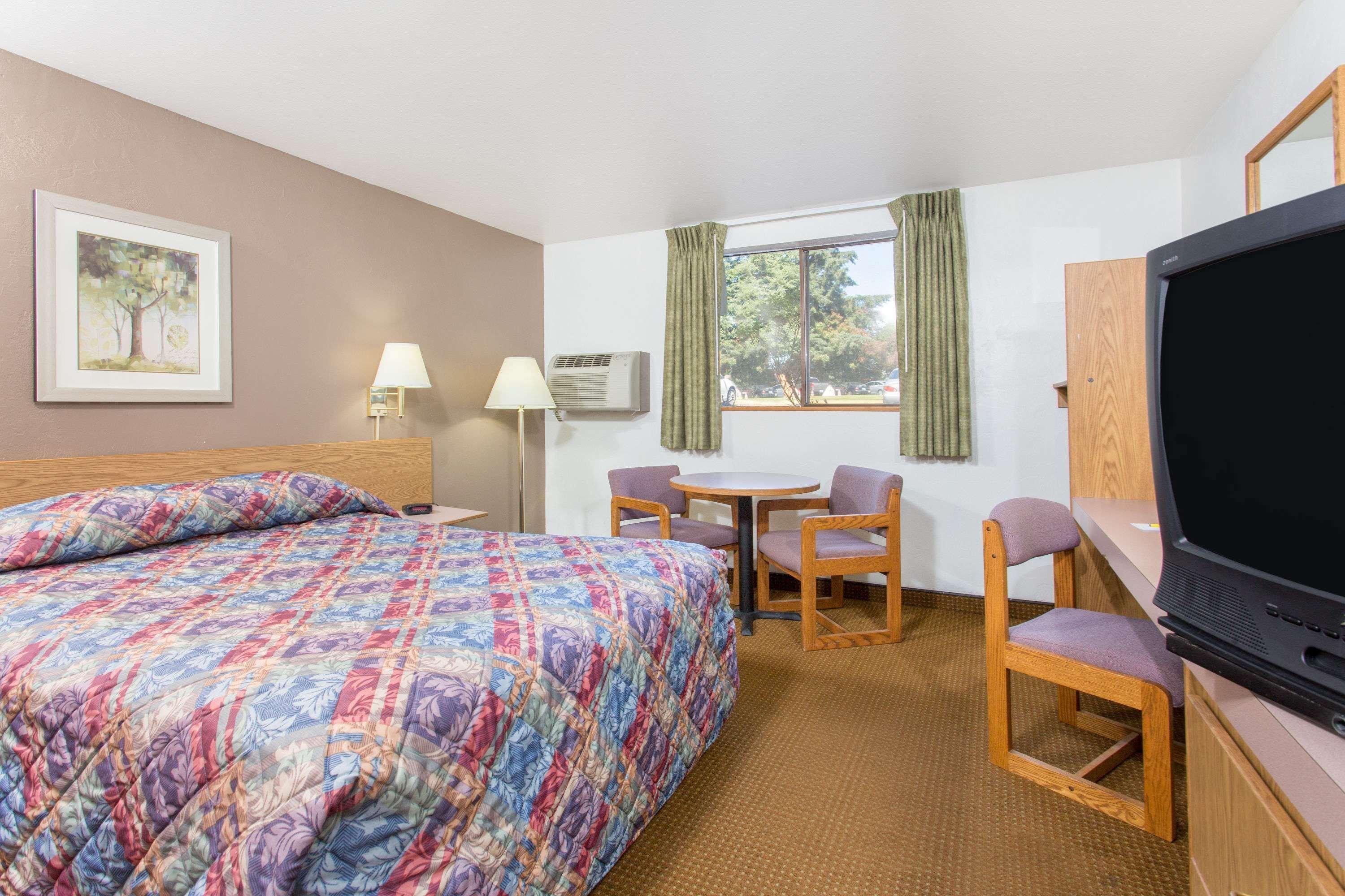 Super 8 By Wyndham Lacey Olympia Area Εξωτερικό φωτογραφία