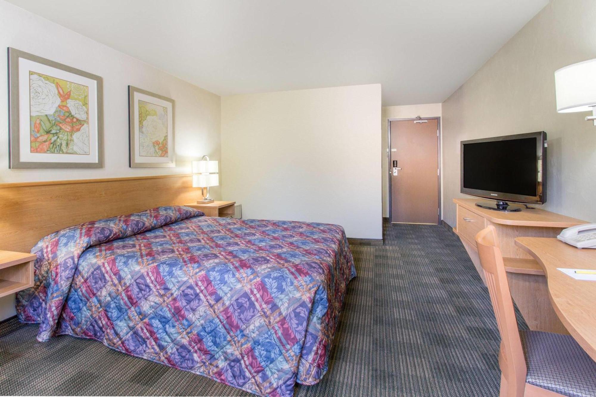 Super 8 By Wyndham Lacey Olympia Area Εξωτερικό φωτογραφία