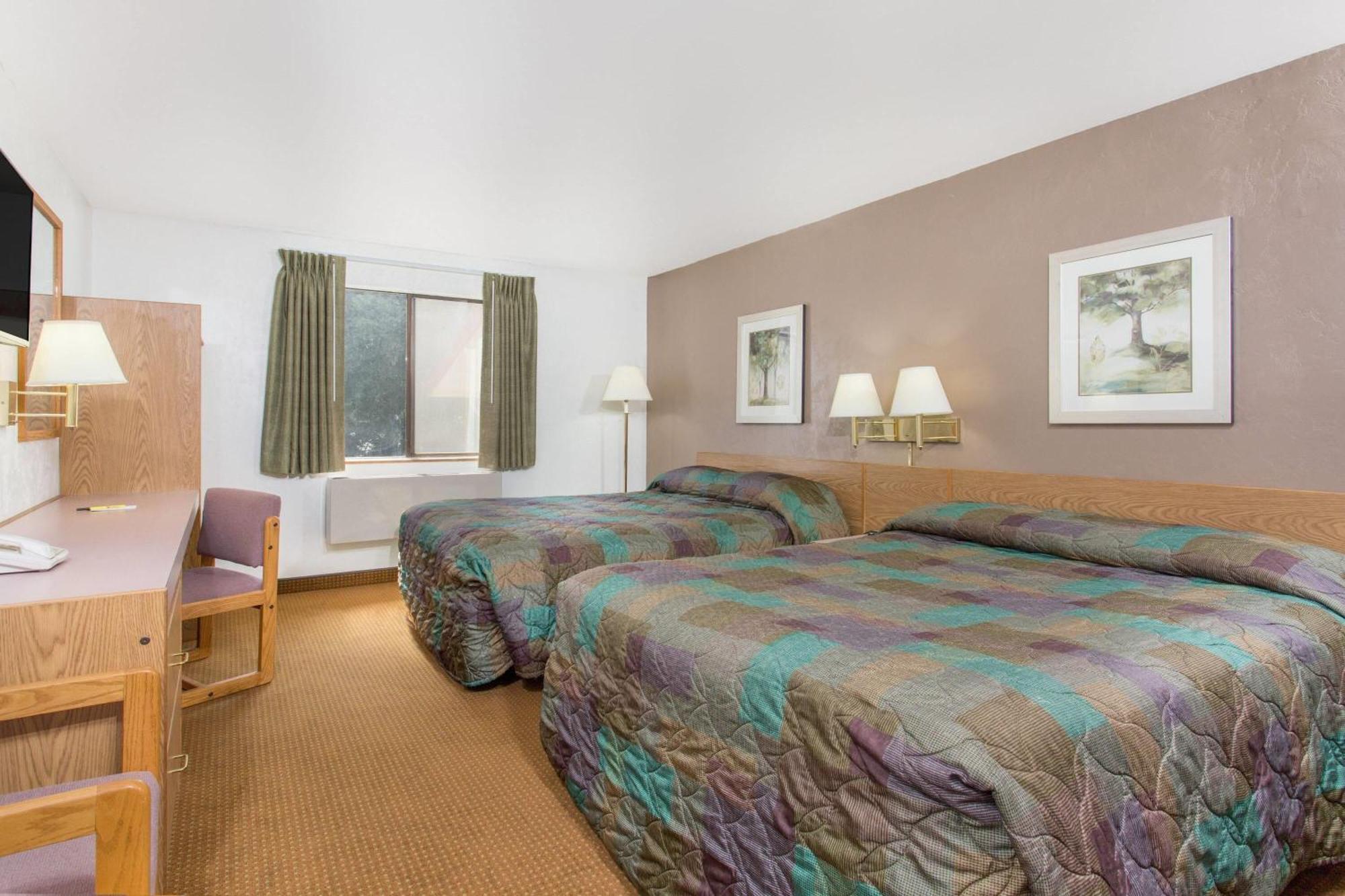 Super 8 By Wyndham Lacey Olympia Area Εξωτερικό φωτογραφία