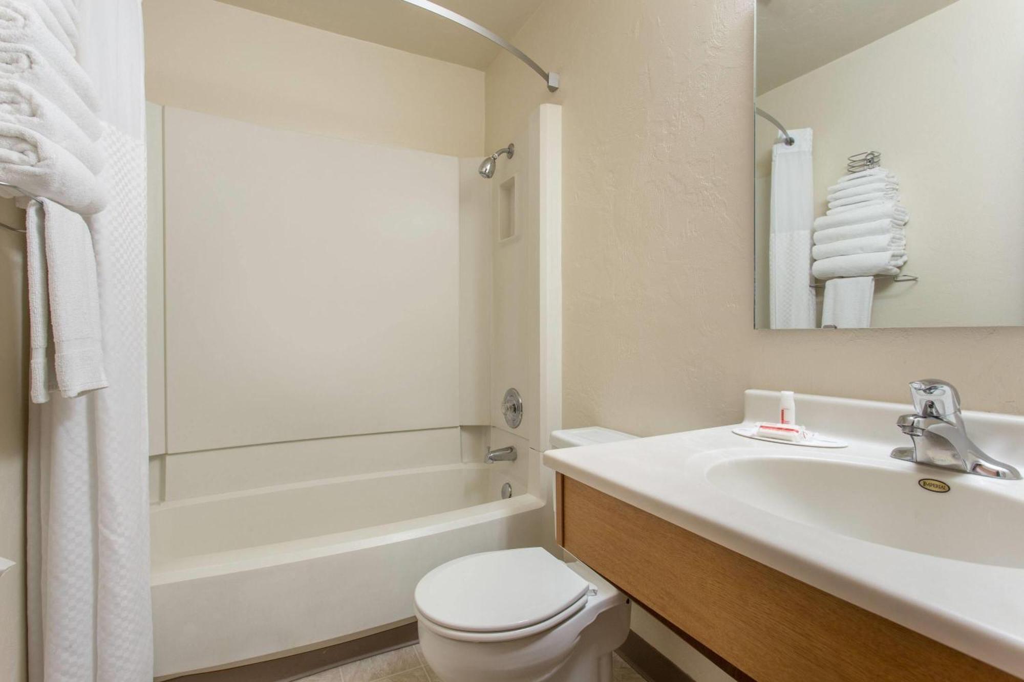 Super 8 By Wyndham Lacey Olympia Area Εξωτερικό φωτογραφία