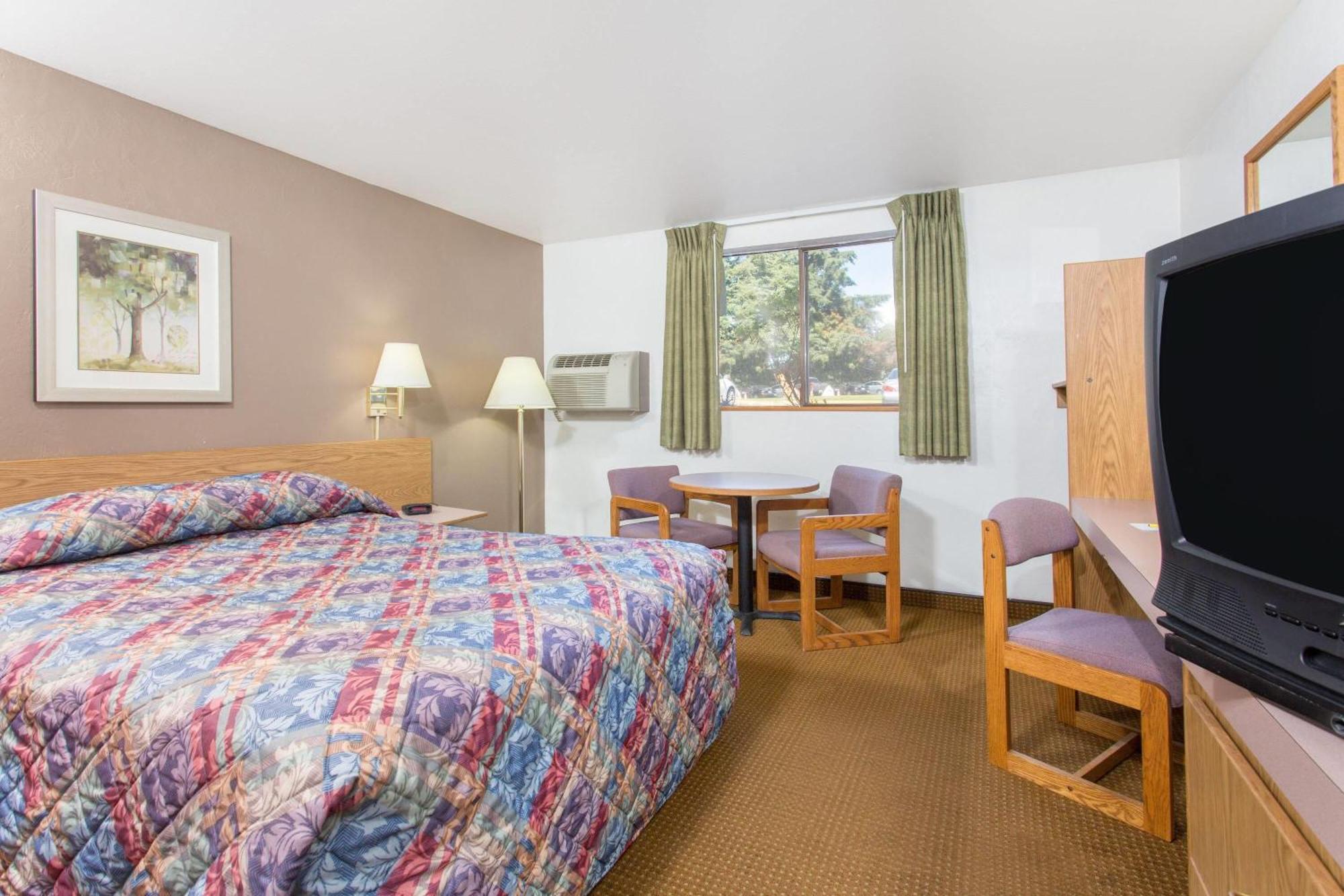 Super 8 By Wyndham Lacey Olympia Area Εξωτερικό φωτογραφία