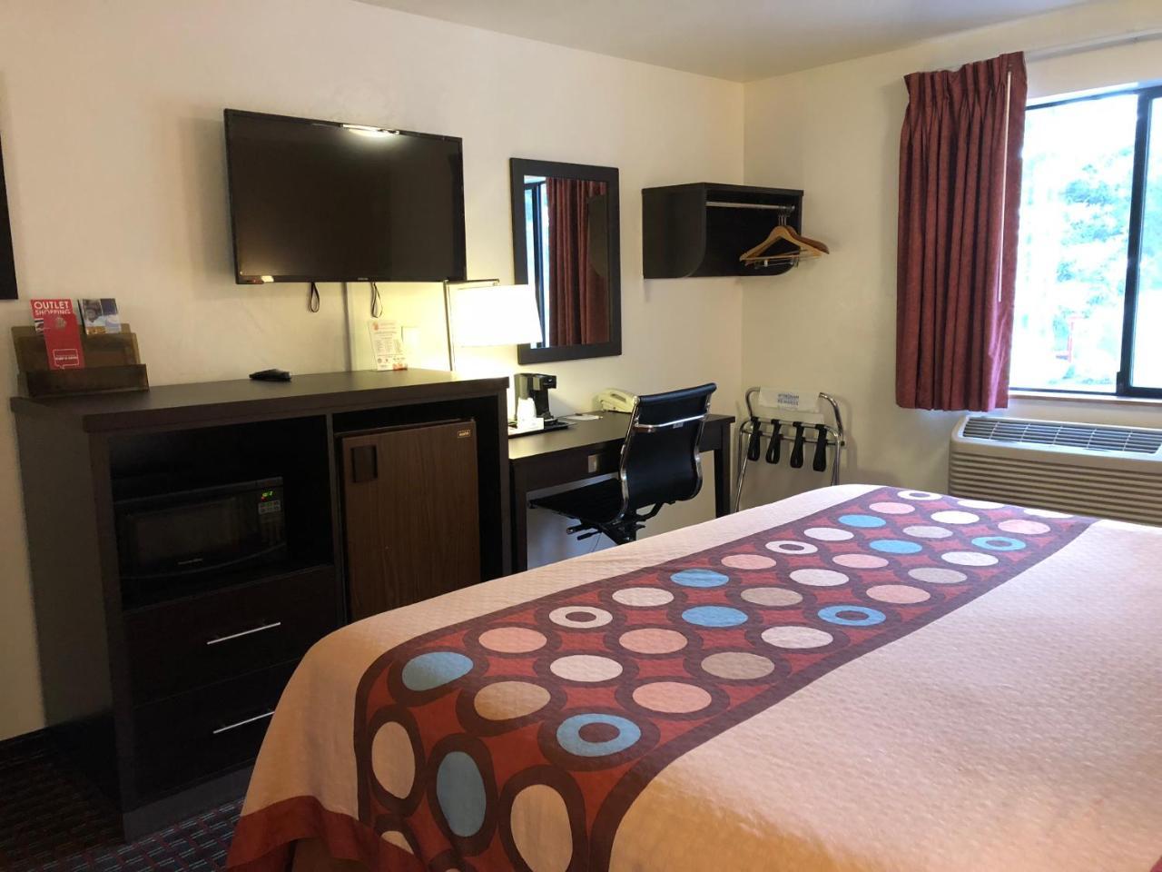 Super 8 By Wyndham Lacey Olympia Area Εξωτερικό φωτογραφία