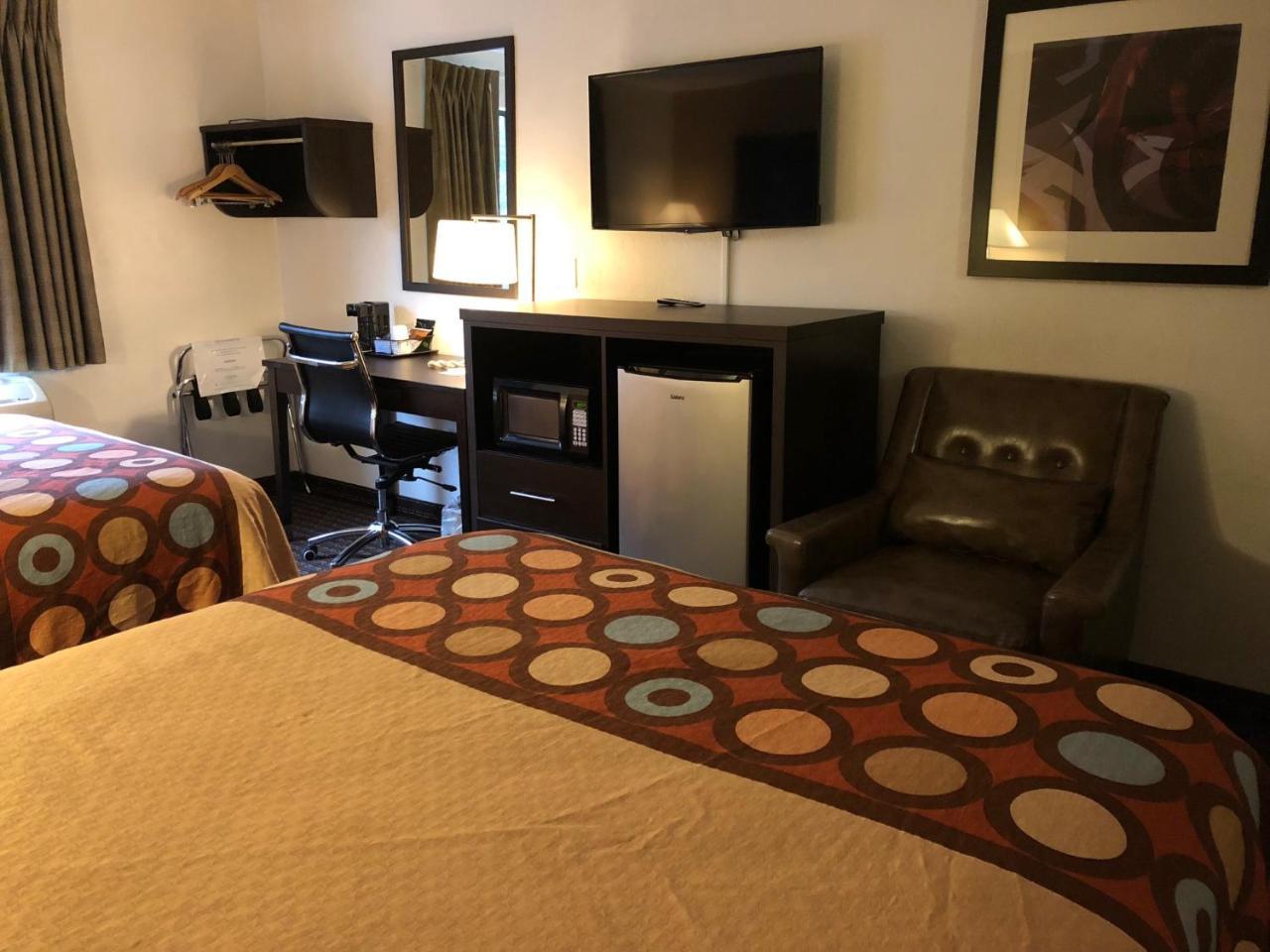 Super 8 By Wyndham Lacey Olympia Area Εξωτερικό φωτογραφία