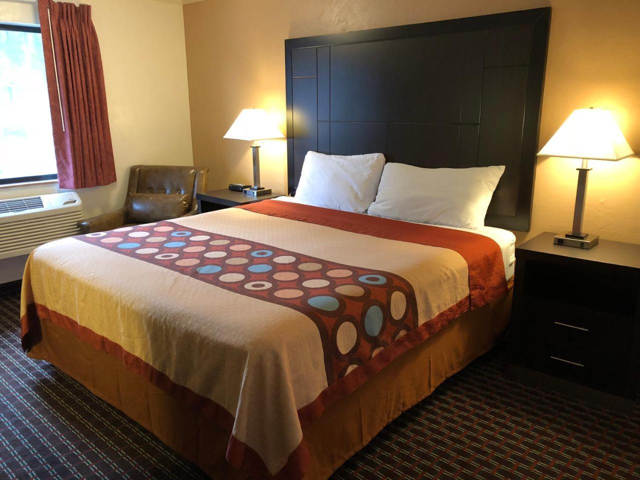 Super 8 By Wyndham Lacey Olympia Area Εξωτερικό φωτογραφία
